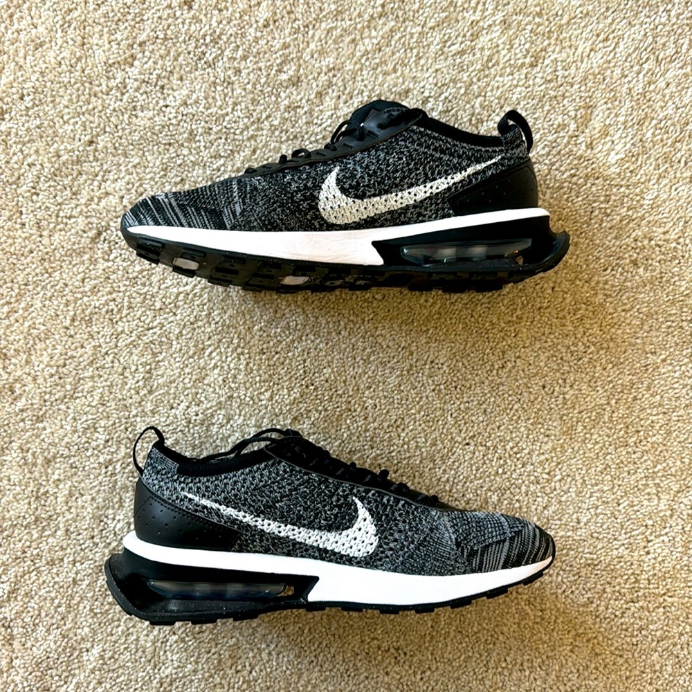 Nike Flyknit- men’s size 8
